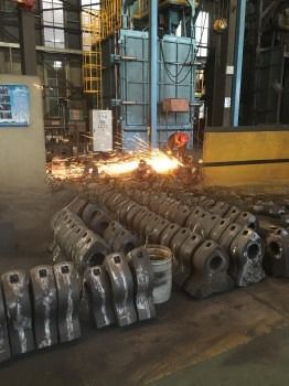 Peças de desgaste de aço de alto manganês para máquinas de mineração de triturador de pedra