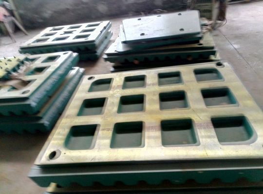1000KG peso triturador C125 triturador de mandíbula peças de desgaste placa mandíbula para máquina de mineração EN124 padrão