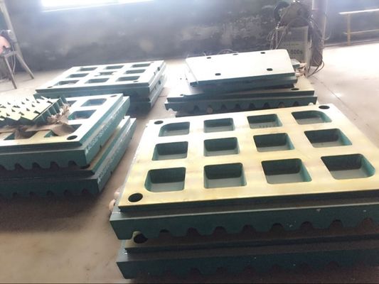 1000KG peso triturador C125 triturador de mandíbula peças de desgaste placa mandíbula para máquina de mineração EN124 padrão
