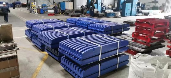 Placas de mandíbulas de aço com elevado teor de manganês para processamento de triturador, forjamento, usinagem e tratamento de superfície