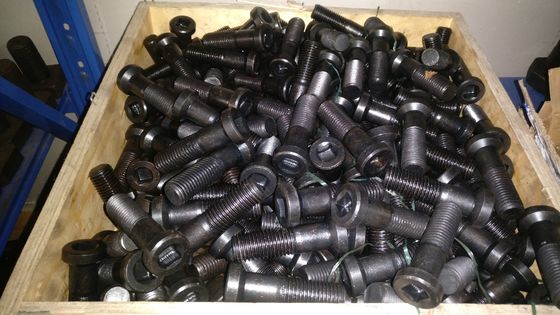 Bolto personalizado inferior para triturador durável e resistente ao desgaste