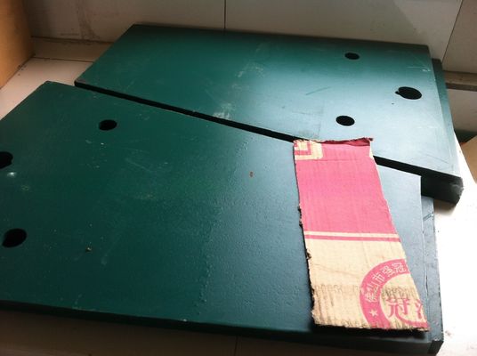C125 Peças sobressalentes de triturador de mandíbulas Placa com proteção robusta no tipo de processamento de forja