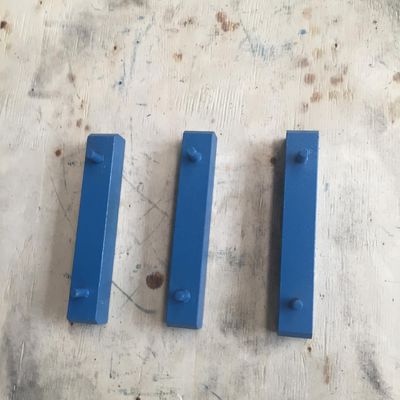 Especificações do cliente VSI Peças sobressalentes de triturador de impacto Carbide Back up Tip Set CV129
