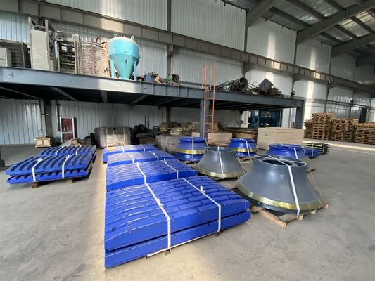 Placas de desgaste de triturador de mandíbulas de aço com alto teor de manganês para operações de mineração de longa duração